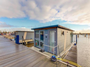 Modern Houseboat in Marina of Volendam with Swimming Pool